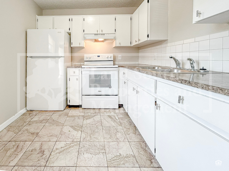 1222 Taylor St #1 - Photo 7 of 13