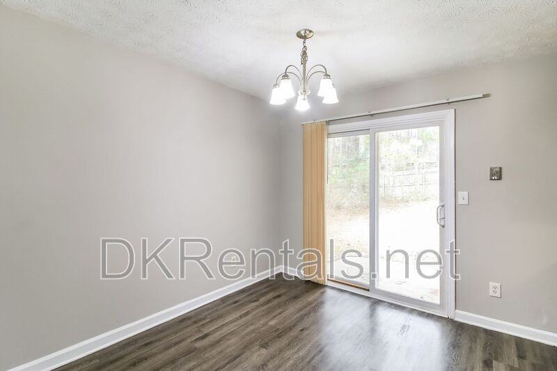 307 Hamilton Glenn - Photo 5 of 15