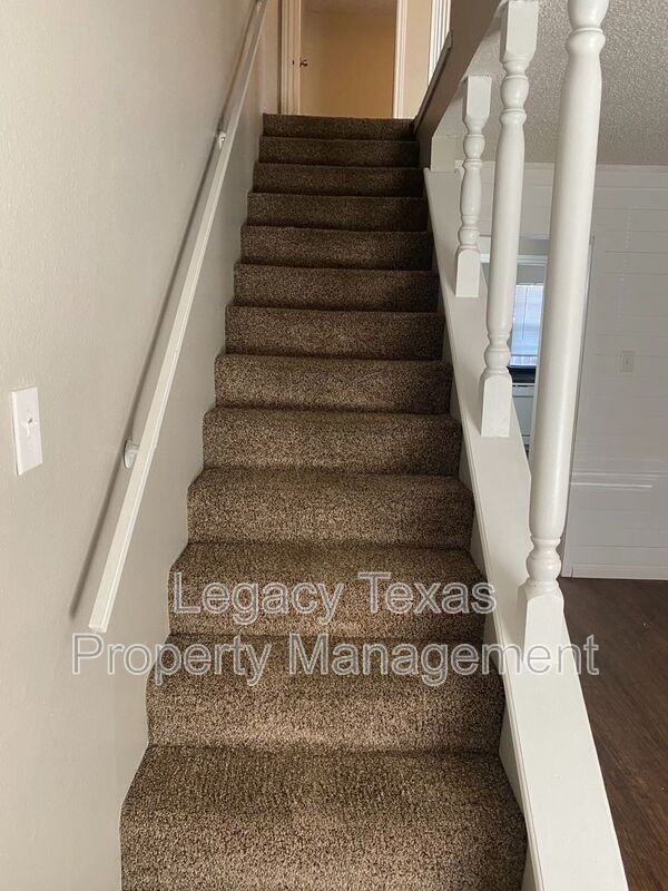 1608 Sun Valley Dr Apt C - Photo 3 of 18