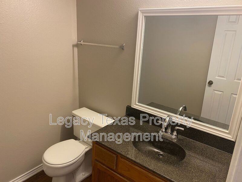 1608 Sun Valley Dr Apt C - Photo 6 of 18