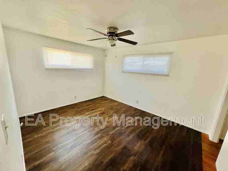 1129 Georgia St Se #1 - Photo 5 of 11