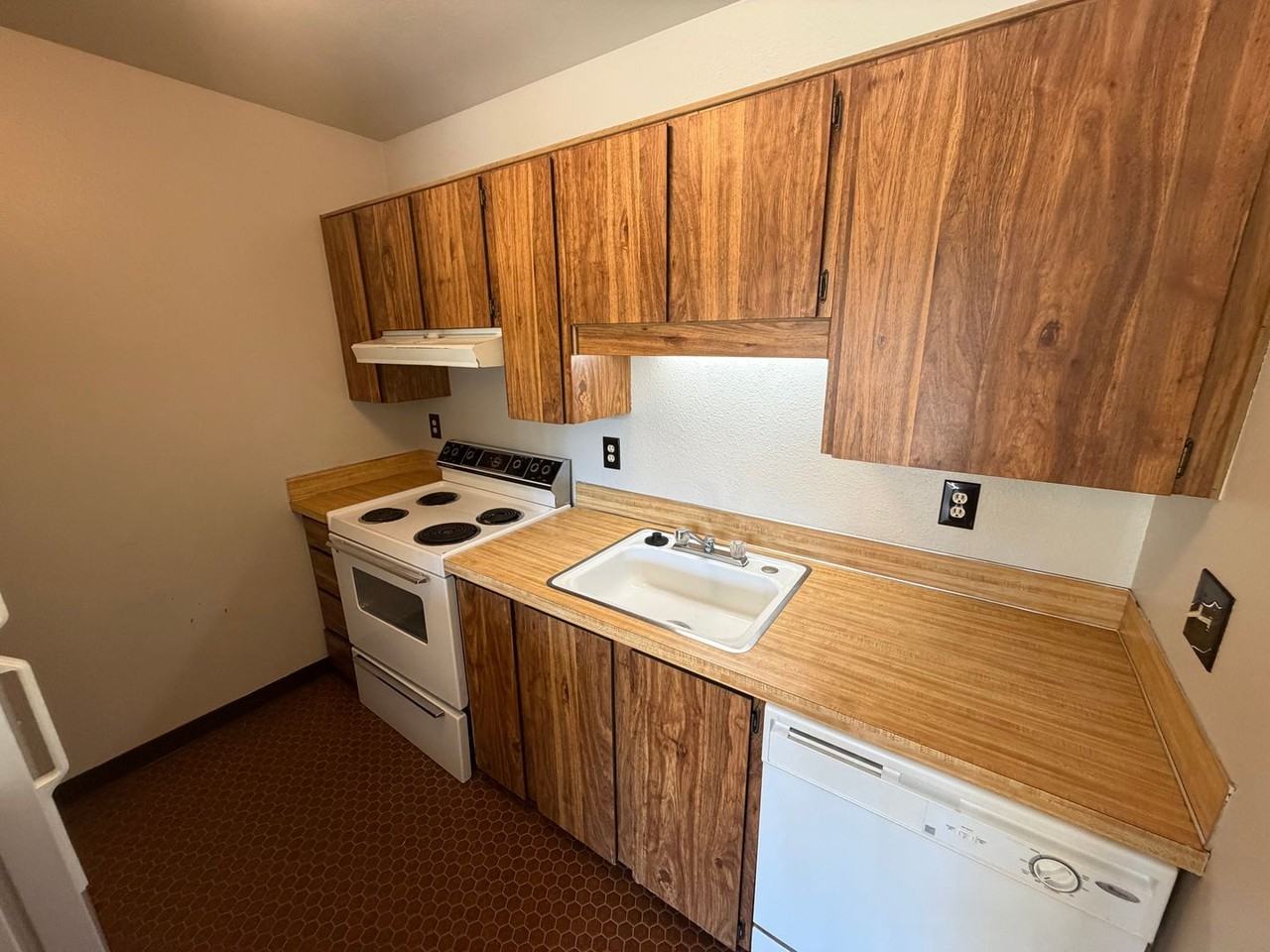 7720 Sw Barnes Rd - Photo 7 of 15