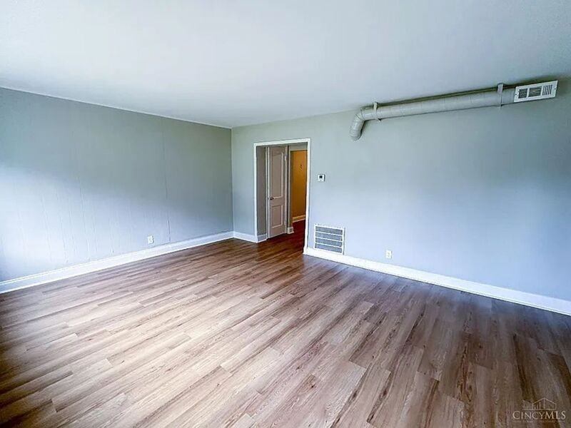 1470 Antoinette Ave - Photo 3 of 25