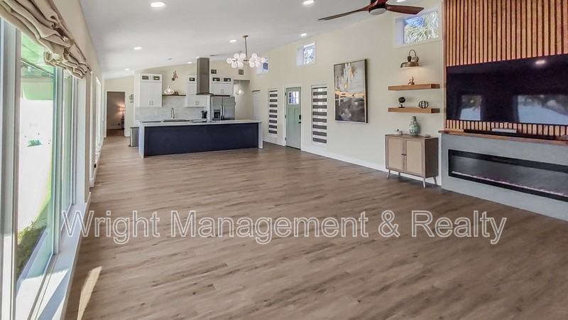 2713 Renatta Dr - Photo 3 of 18