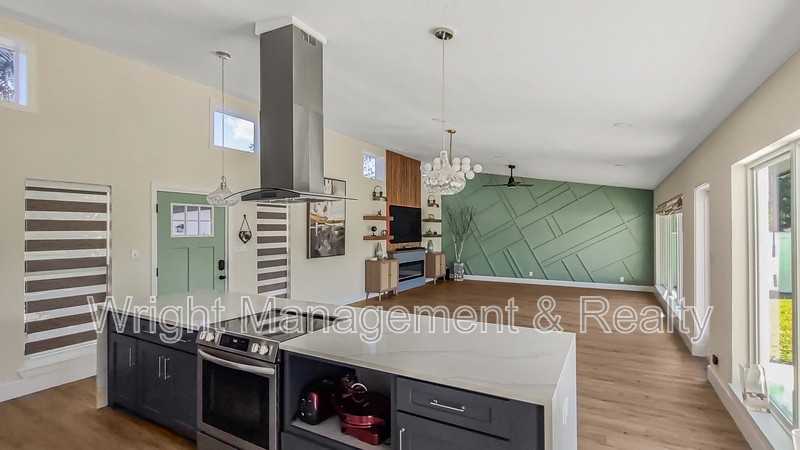 2713 Renatta Dr - Photo 5 of 18