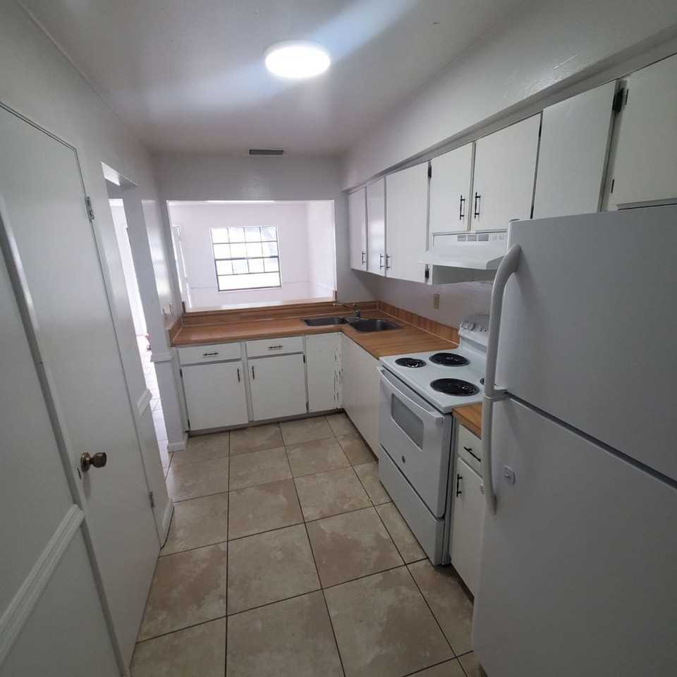 1504 Peavy Ct - Photo 3 of 7