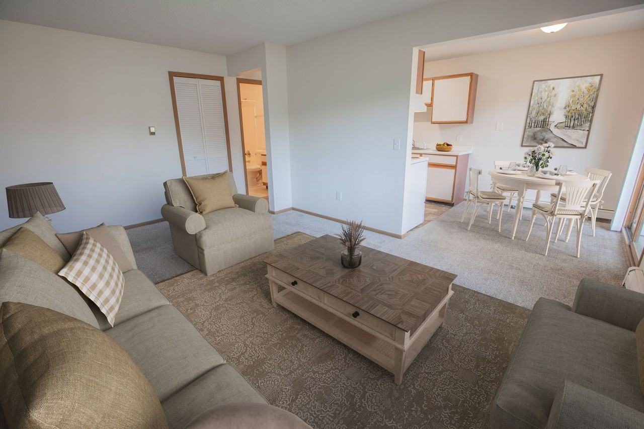 1940 Roosevelt Dr - Photo 4 of 8