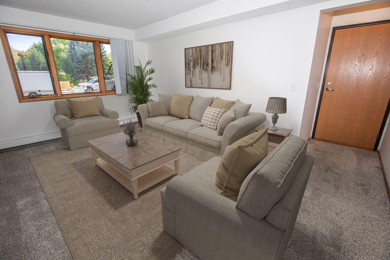 1940 Roosevelt Dr - Photo 5 of 8