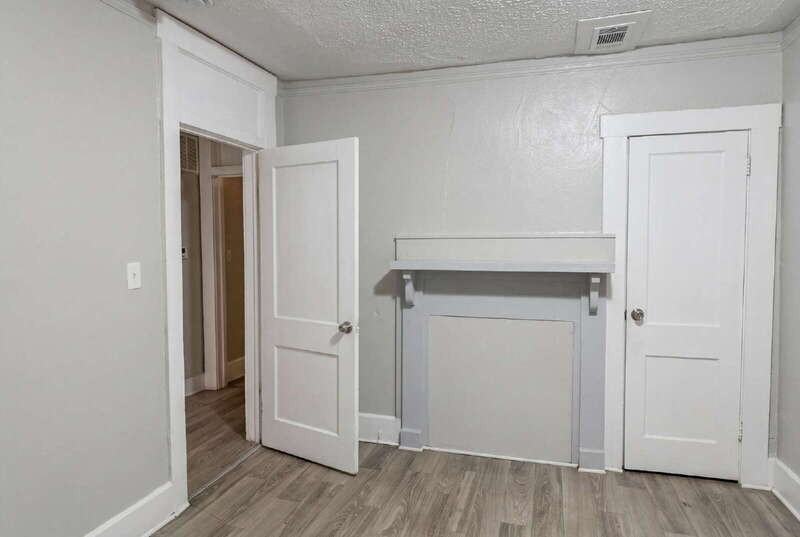 1111 Henry Ave - Photo 7 of 13