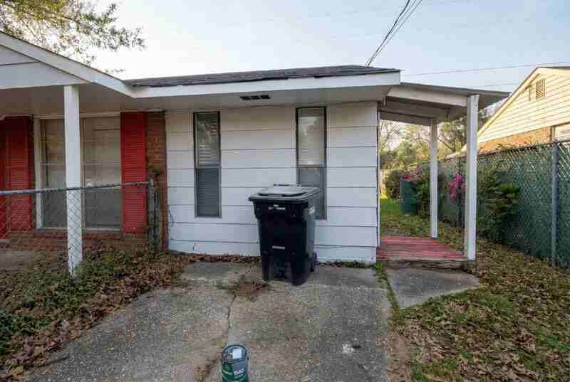 1917 Watkins Dr - Photo 3 of 18