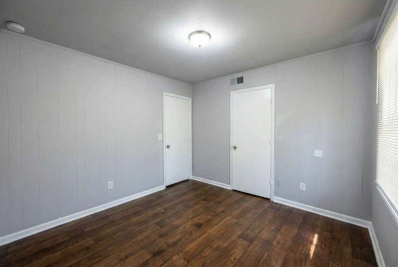 1917 Watkins Dr - Photo 7 of 18