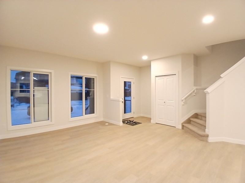 3347 169 St Sw - Photo 6 of 37