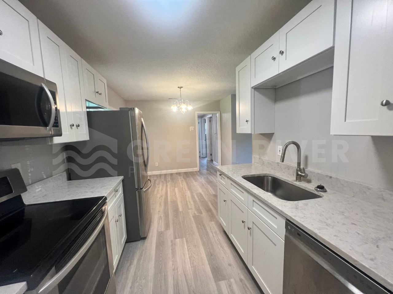 6817 Camelot Rd - Photo 3 of 24