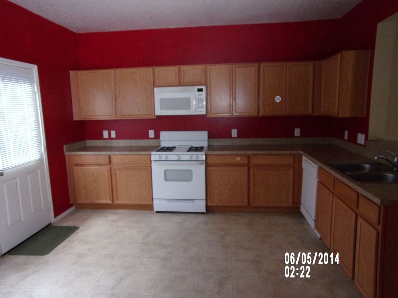 23823 Single Oak St - Photo 3 of 4