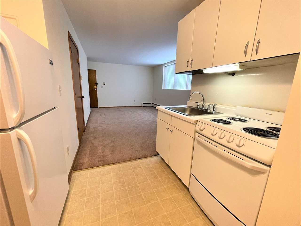 2714 W 43rd St Apartments - Photo 4 of 11