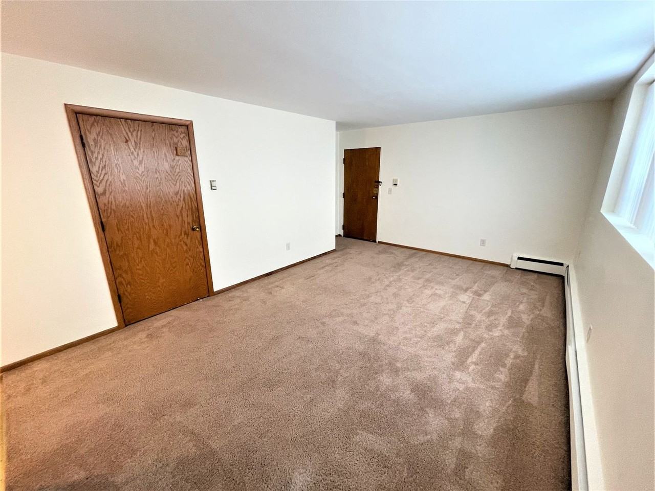 2714 W 43rd St Apartments - Photo 7 of 11