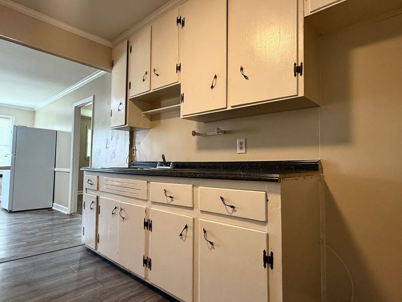 242 Cherry Rd S - Photo 4 of 29