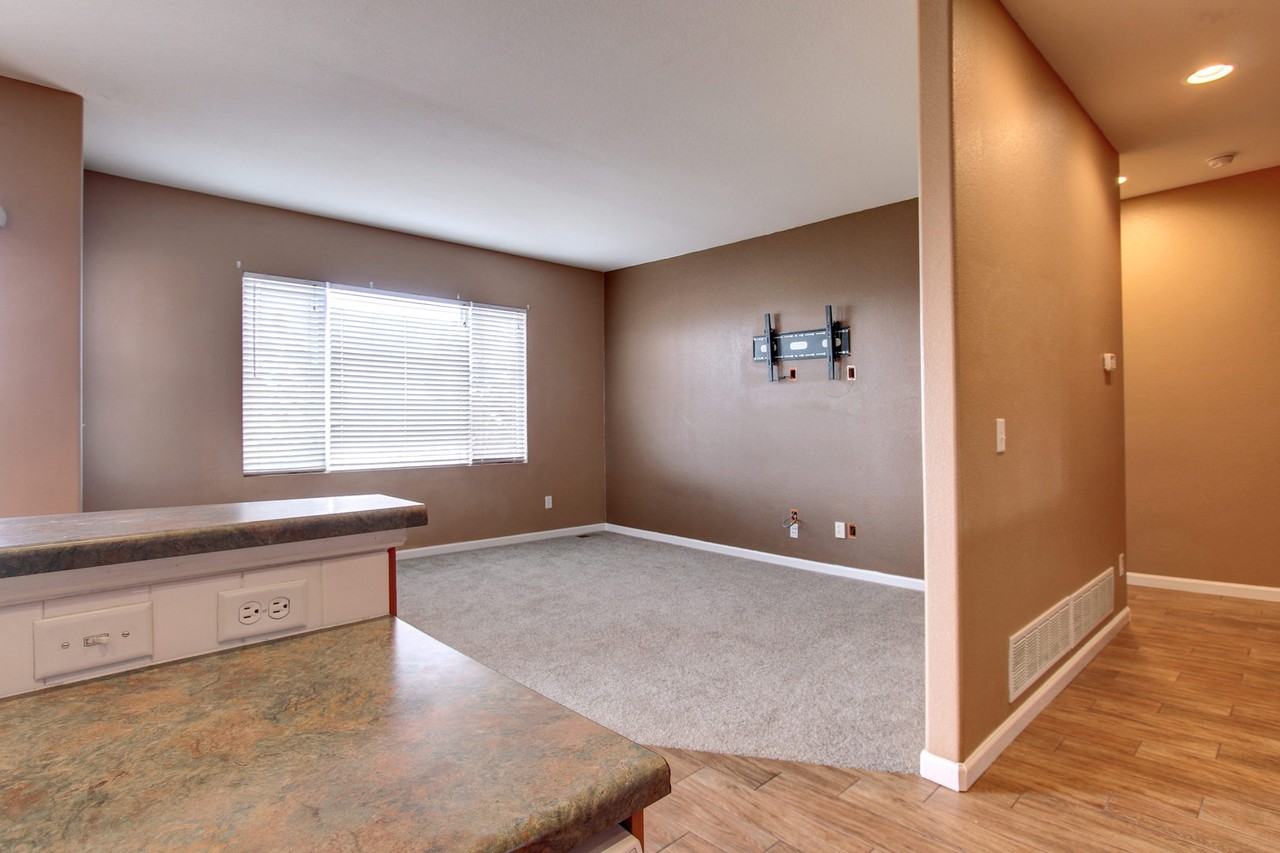 2950 Feather Ct - Photo 3 of 39