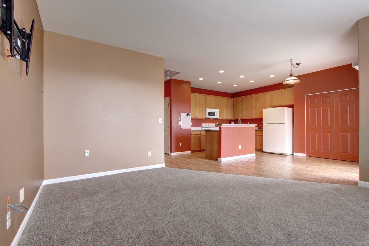 2950 Feather Ct - Photo 7 of 39