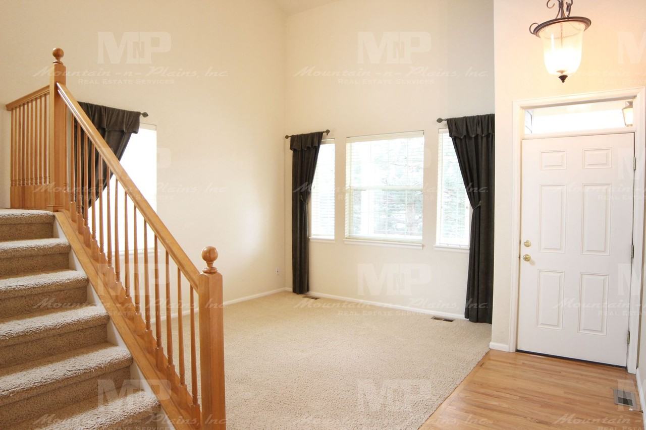 3826 Eclipse Ln - Photo 2 of 18