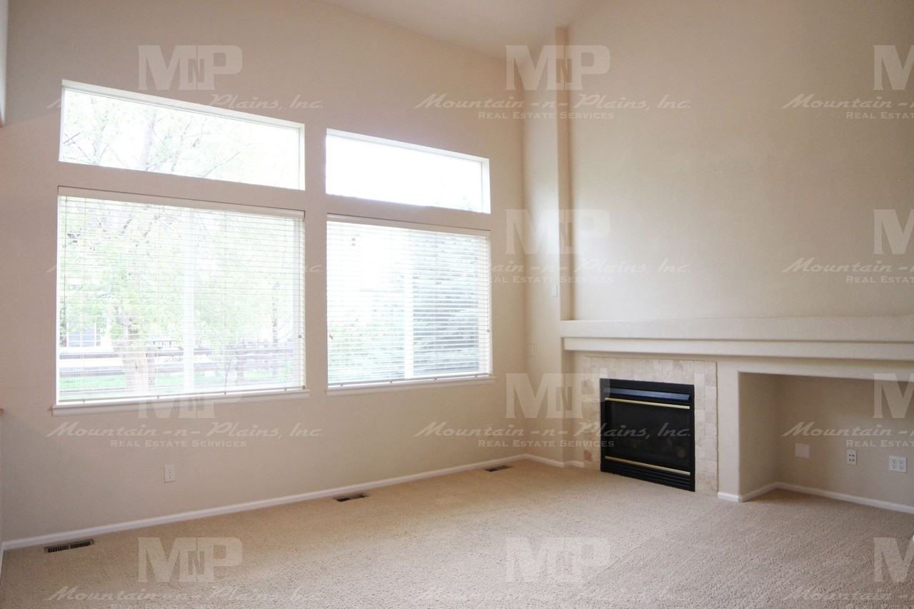 3826 Eclipse Ln - Photo 4 of 18