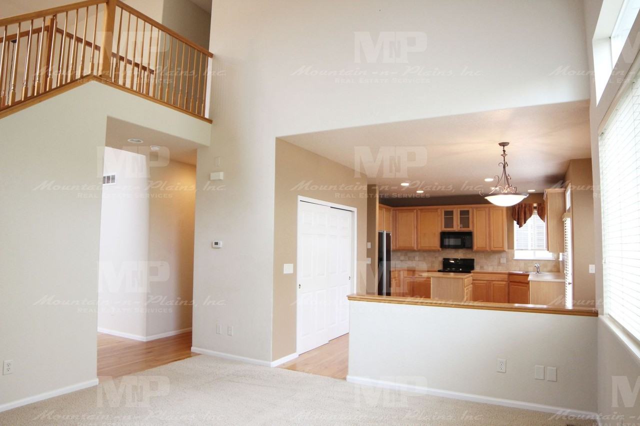 3826 Eclipse Ln - Photo 5 of 18