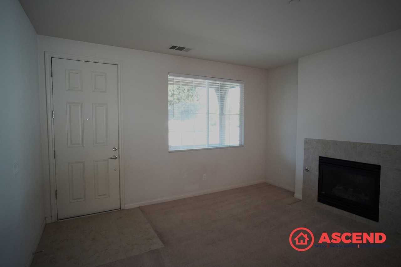 2010 Holt Rinehart Ave - Photo 2 of 22