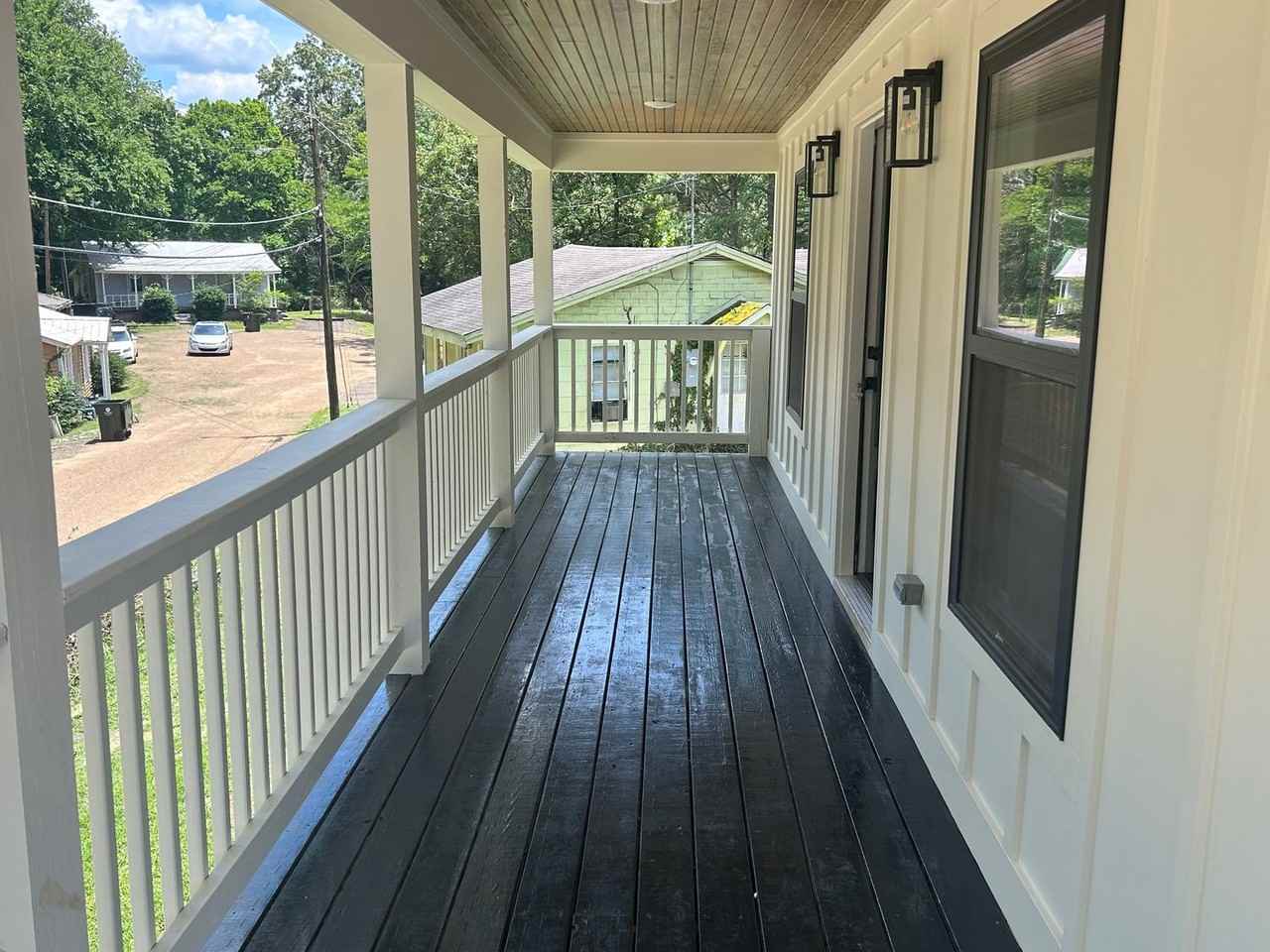 1210 Rogers Dr - Photo 2 of 10