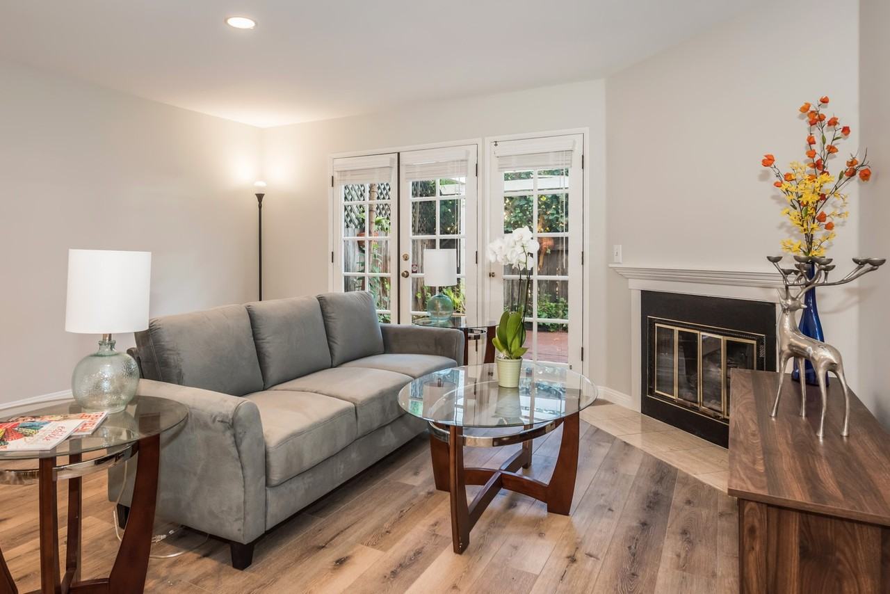 2110 De La Vina St - Photo 3 of 19