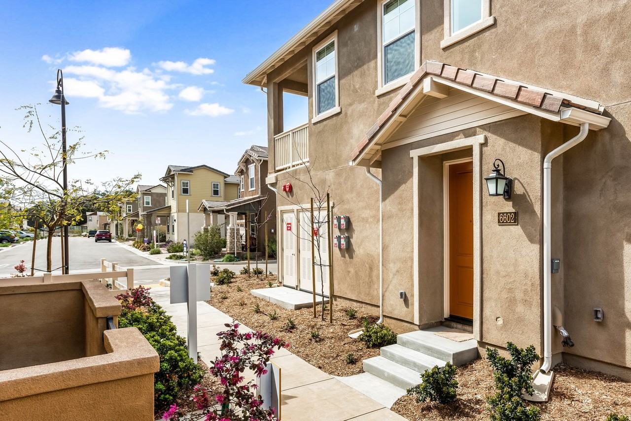 6602 Sand Castle Pl - Photo 2 of 18