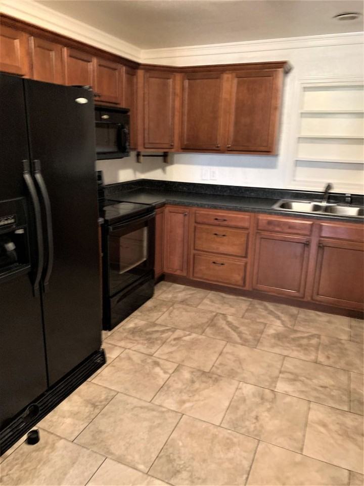 134 West Dr - Photo 6 of 17