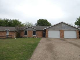 325 Asbury Dr - Photo 1 of 1