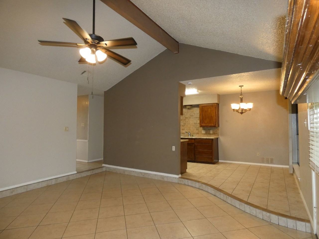 325 Asbury Dr - Photo 5 of 16