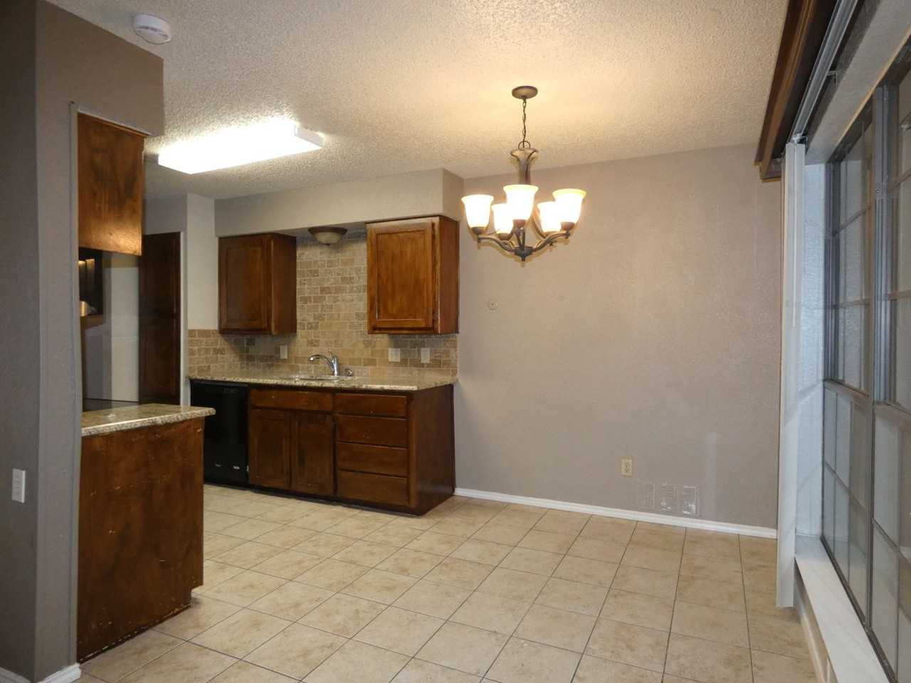 325 Asbury Dr - Photo 6 of 16