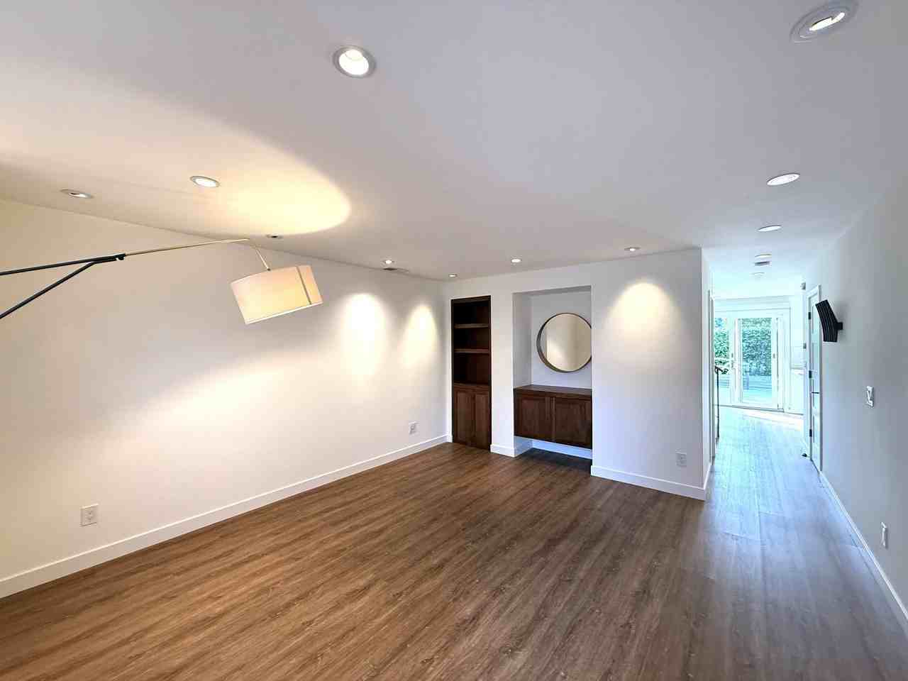 104 Mariner Green Dr - Photo 3 of 25