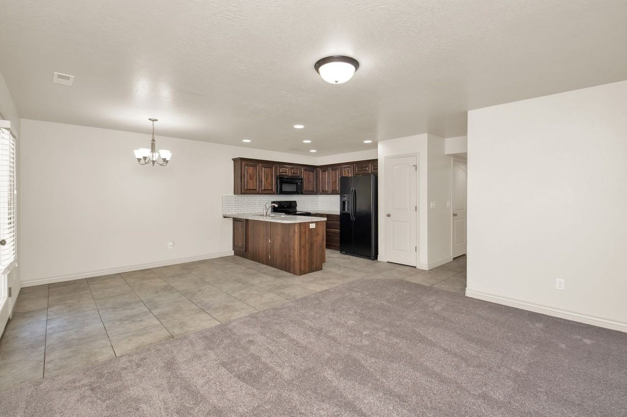 2363 W Arthur Way - Photo 4 of 26