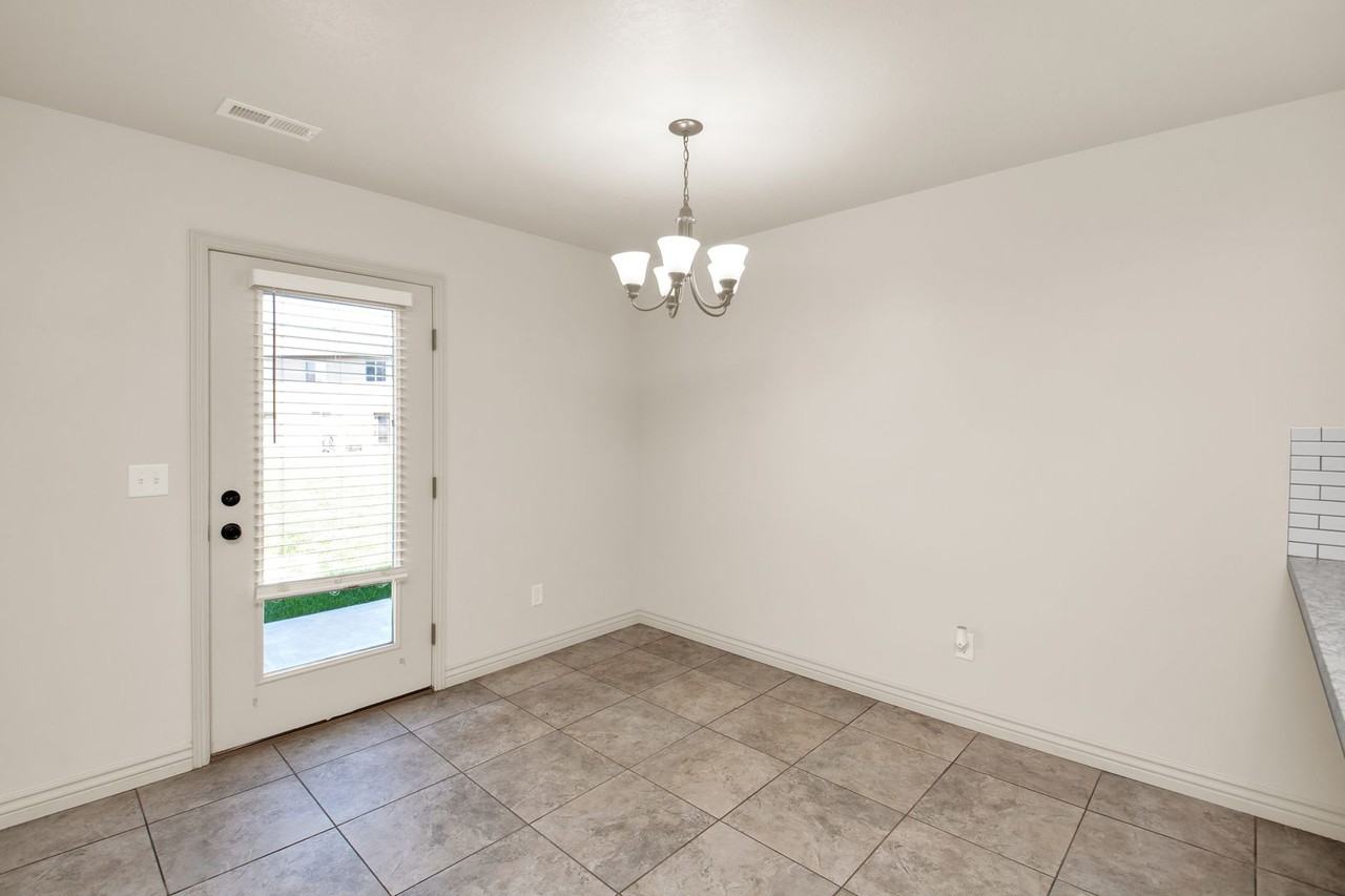 2363 W Arthur Way - Photo 7 of 26