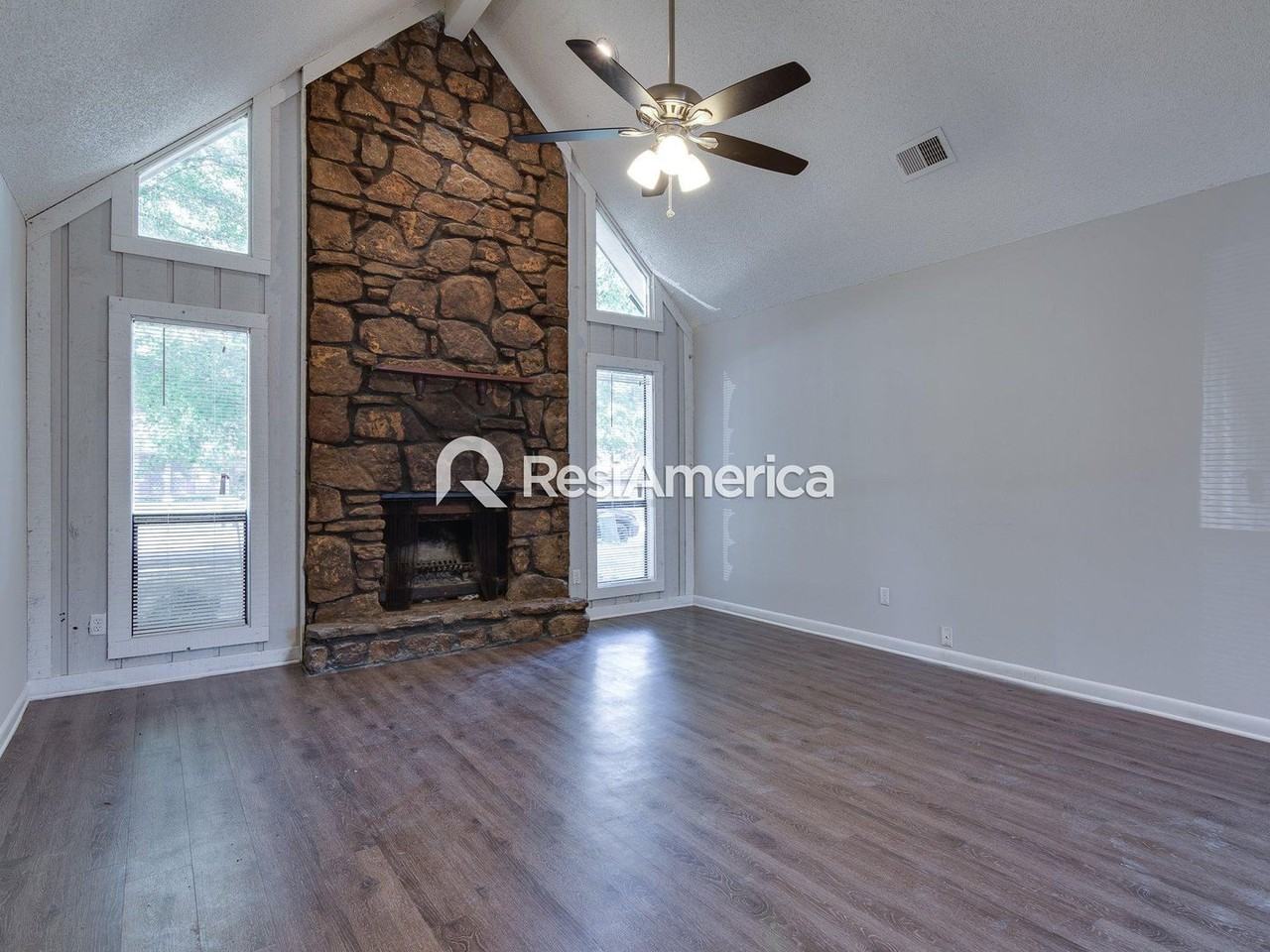 3806 Lawrenceton Cv - Photo 2 of 20