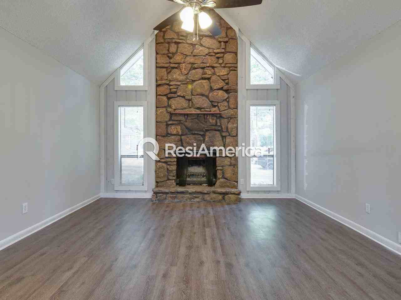 3806 Lawrenceton Cv - Photo 3 of 20