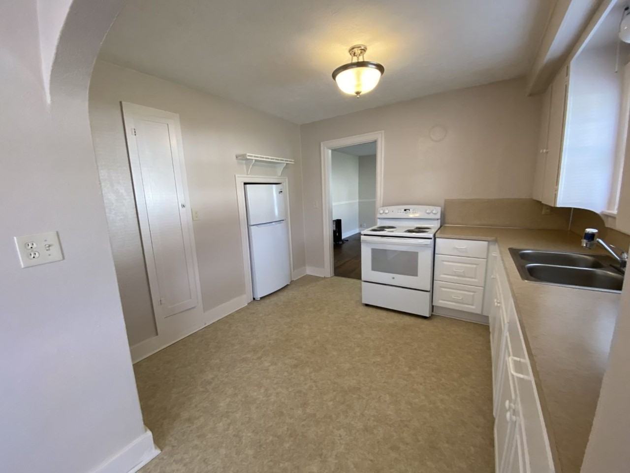 73 Sw Saunders Way - Photo 3 of 21