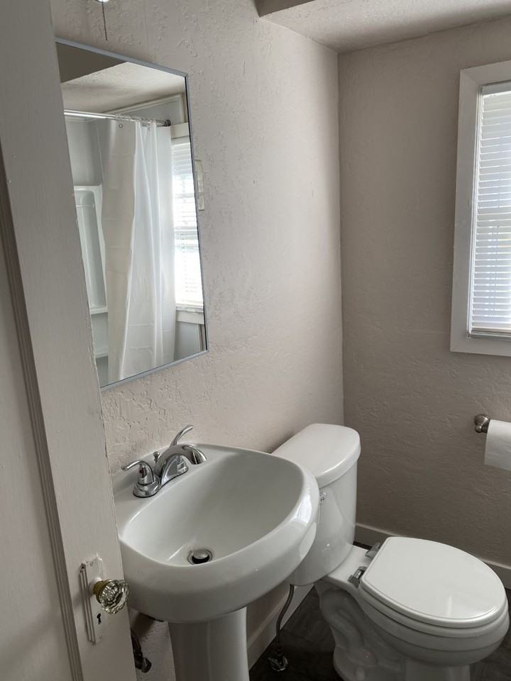 73 Sw Saunders Way - Photo 4 of 21