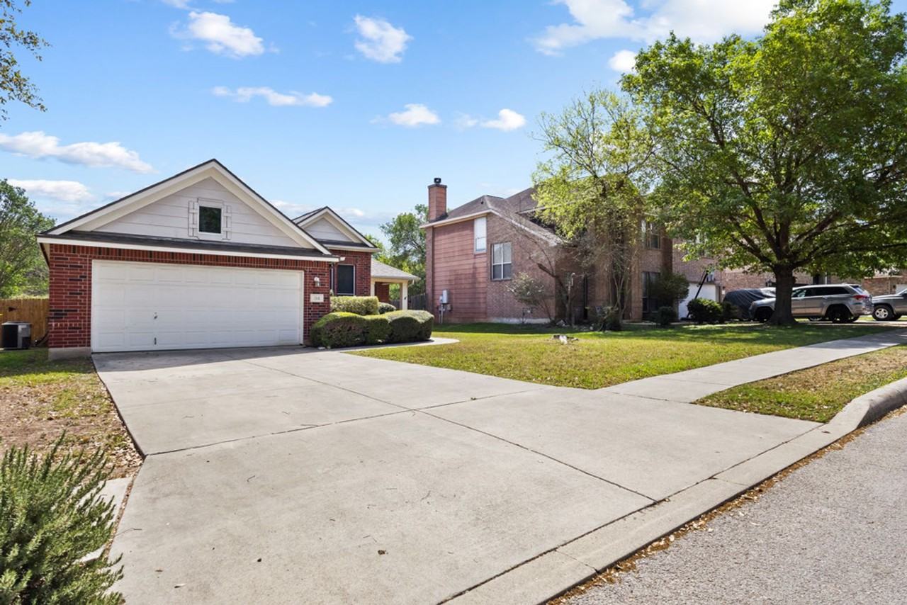 1318 Coronado Blvd - Photo 2 of 28