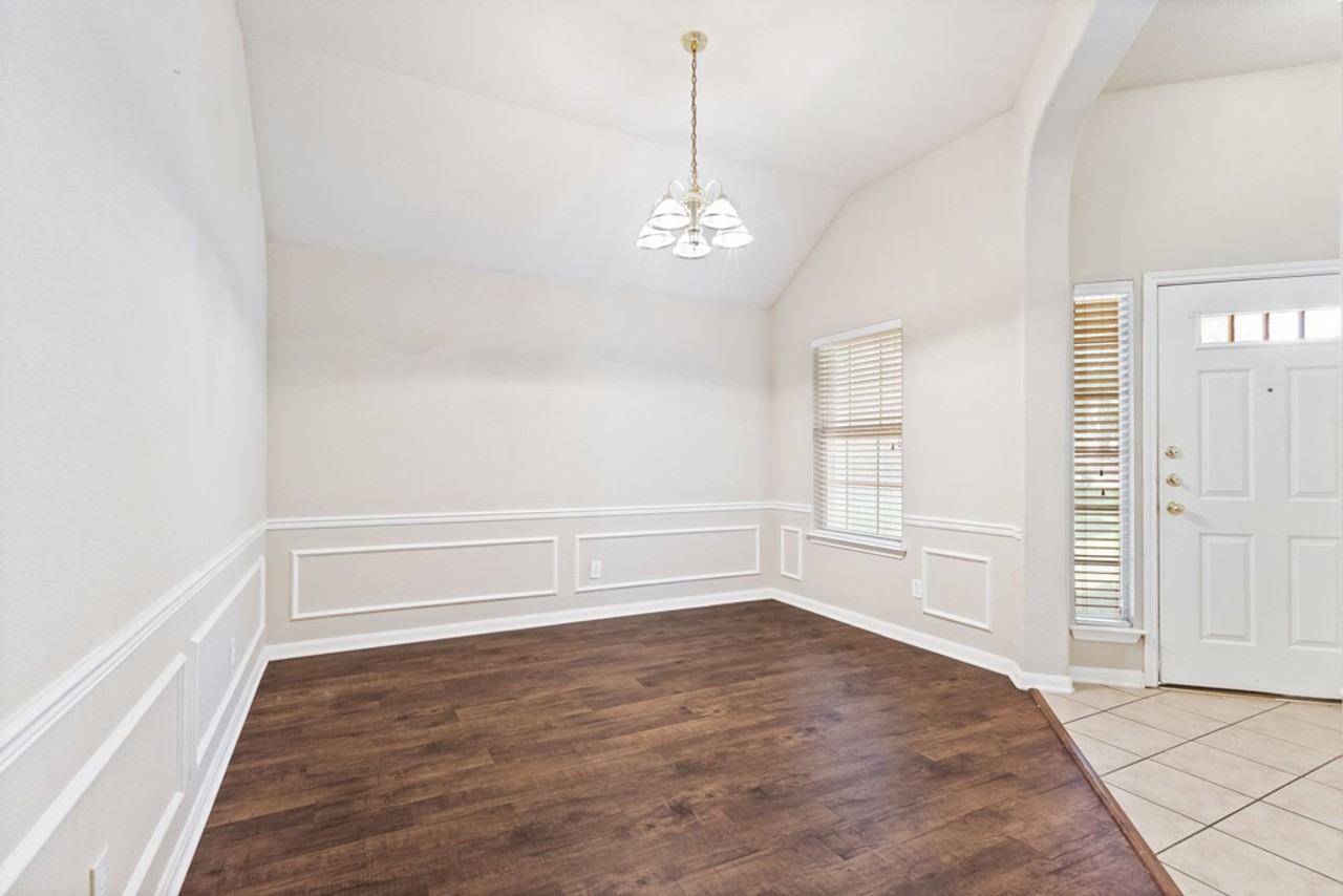 1318 Coronado Blvd - Photo 5 of 28