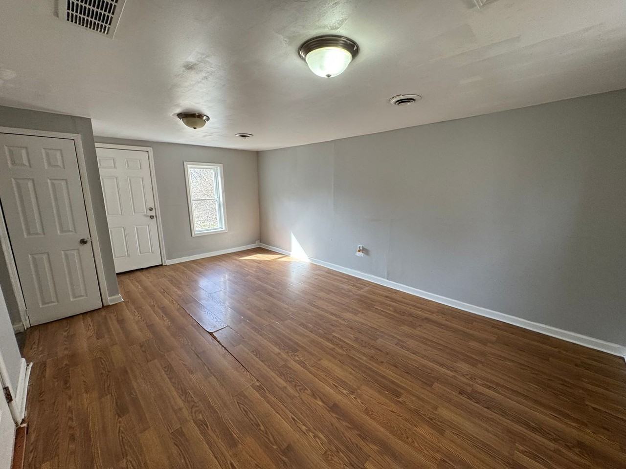 529 29th St - Photo 2 of 10