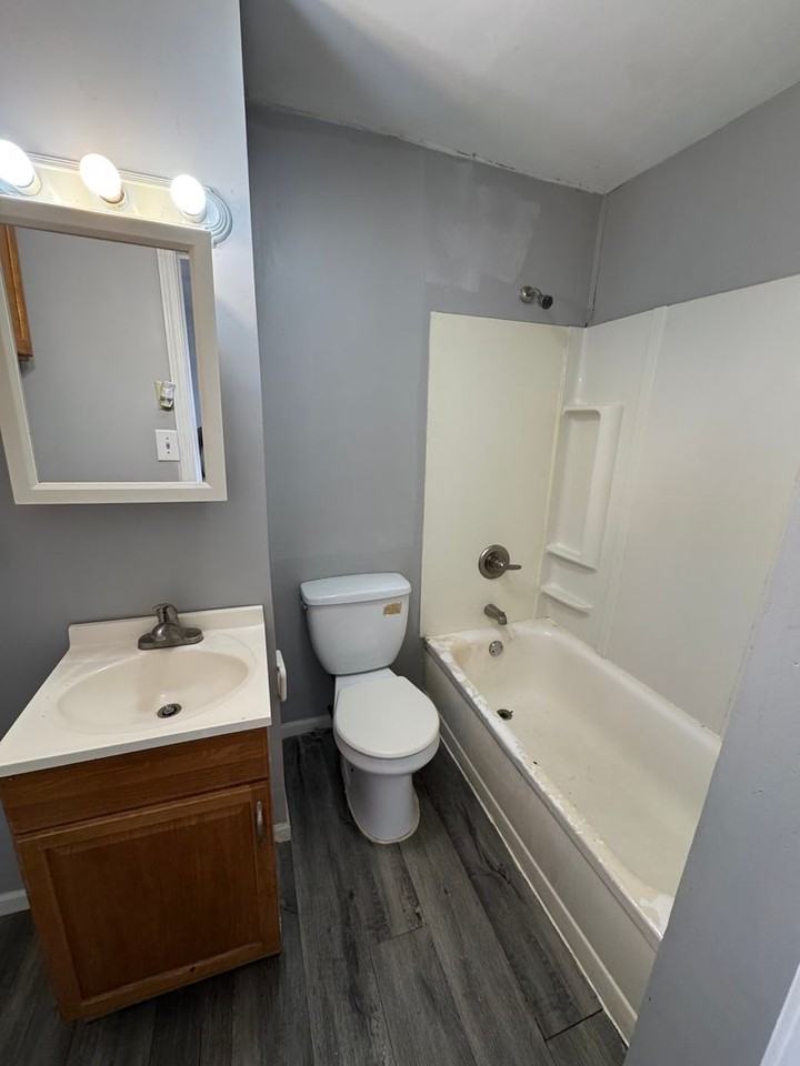 529 29th St - Photo 7 of 10