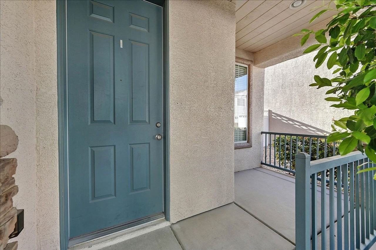 7565 Grassy Bank St - Photo 2 of 25