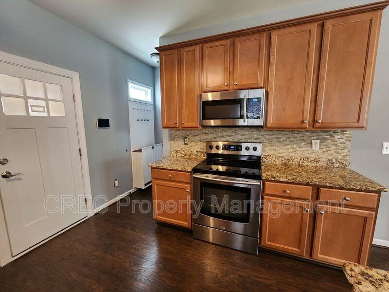 103 Foxglove Ave - Photo 7 of 20