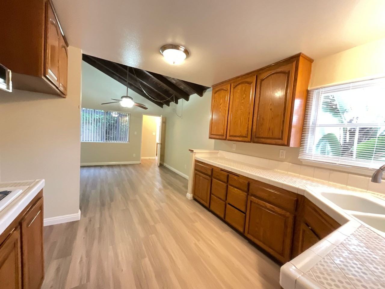 2539 E Seville Ave - Photo 4 of 23