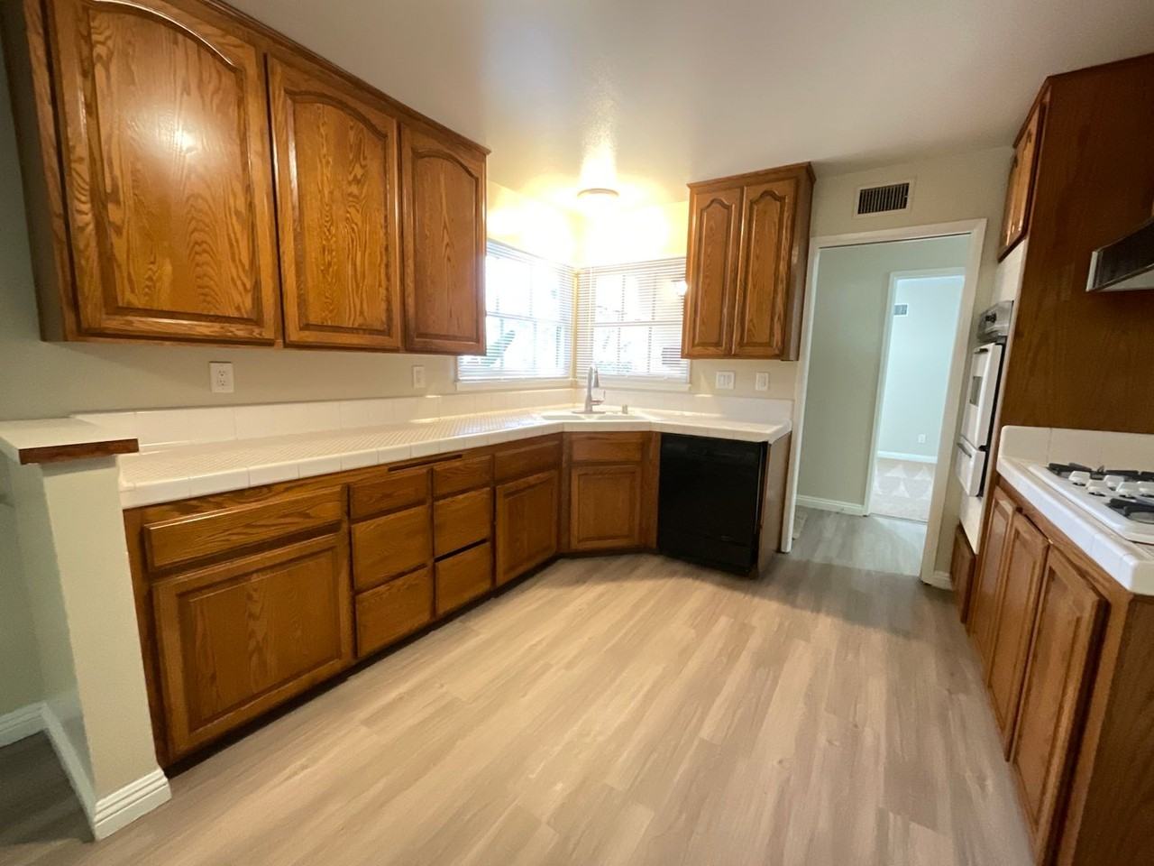 2539 E Seville Ave - Photo 6 of 23