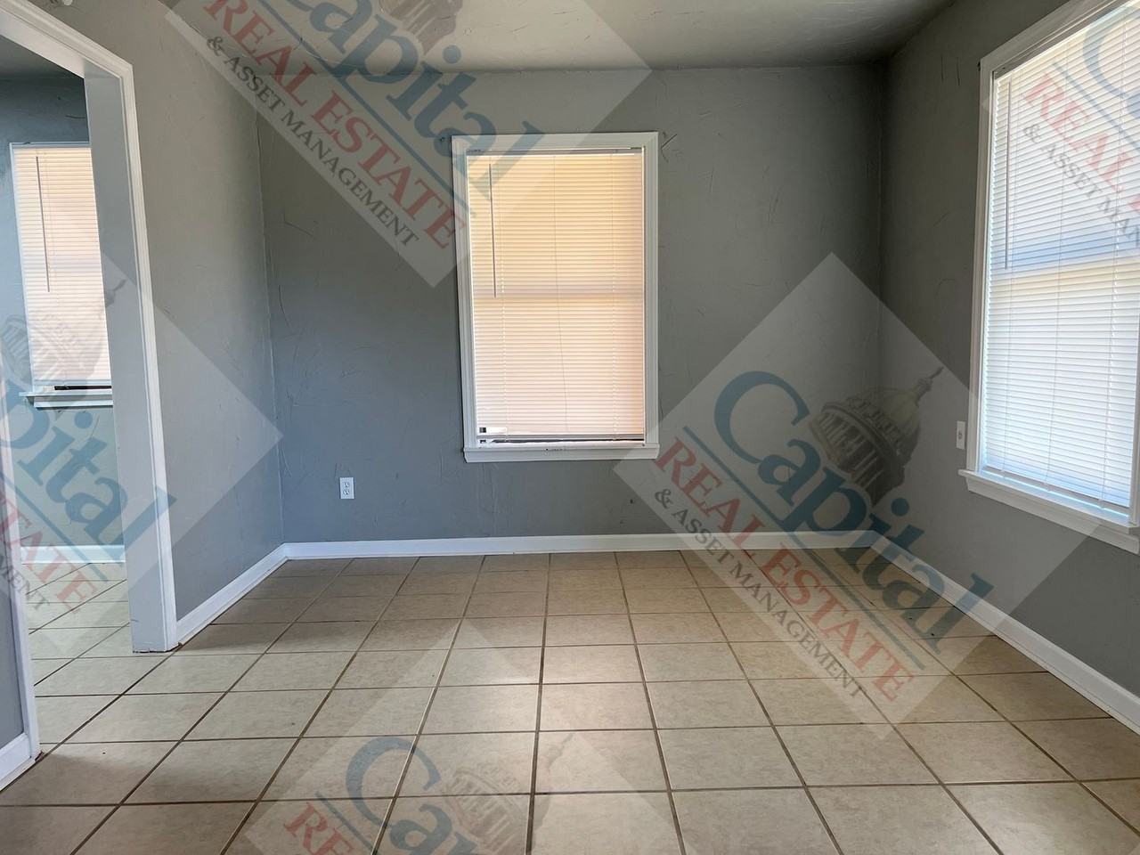 2131 Pearson Dr - Photo 3 of 37